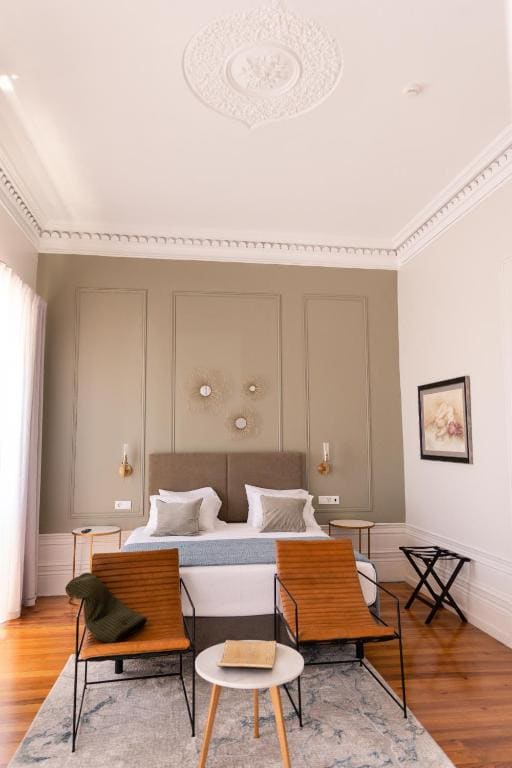 Deluxe Double Room with Bath room - Image 3