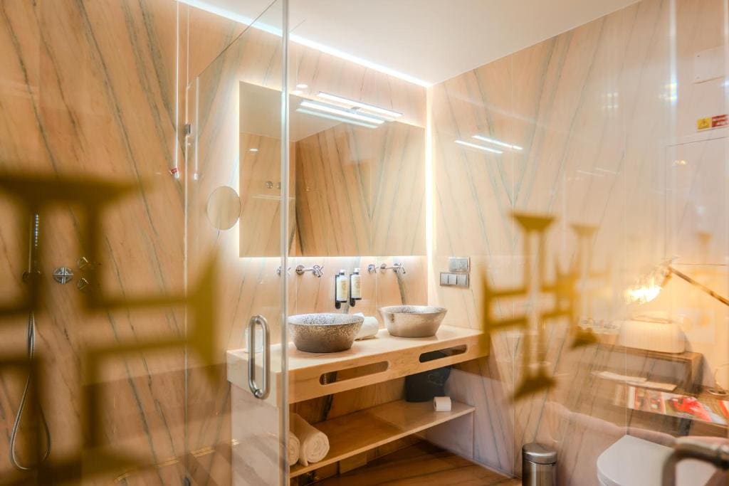 Deluxe Double Room with Square View room - Image 1
