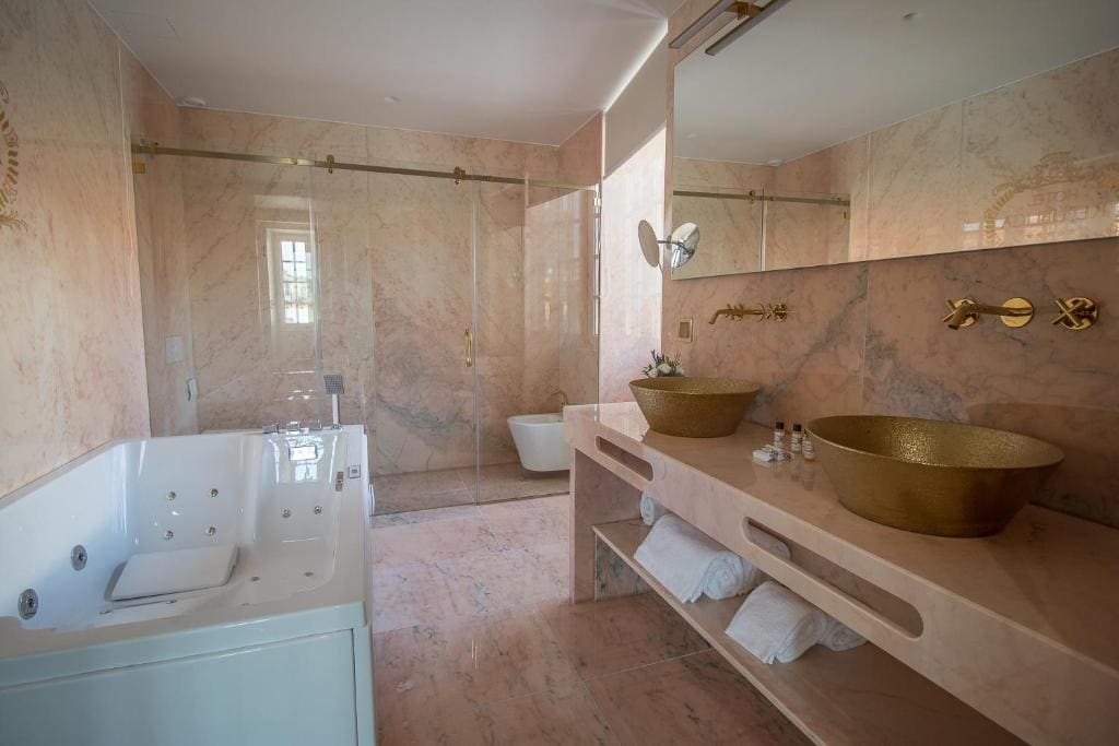Suite room - Image 2