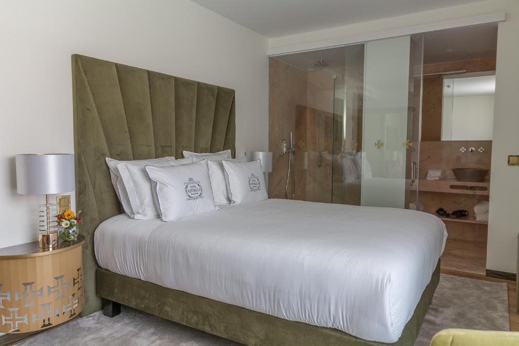 Deluxe Double Room room - Image 2