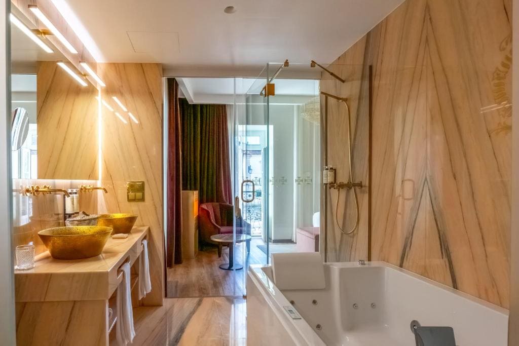 Suite room - Image 1