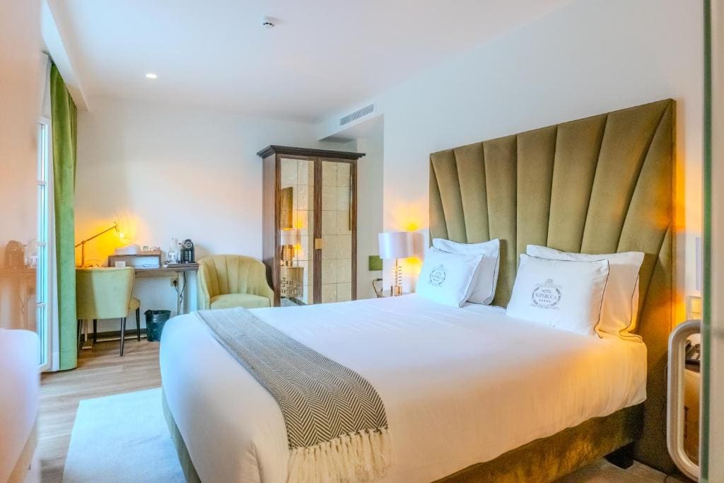 Deluxe Double Room with Balcony room - Image 1