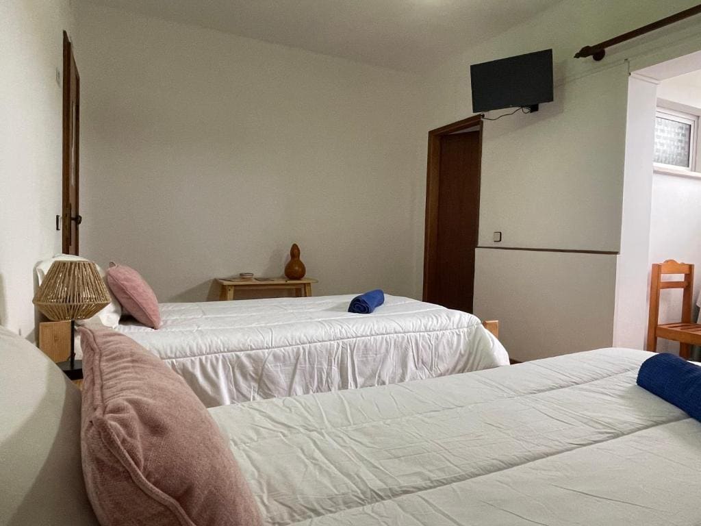 Large Double or Twin Room room - Image 3