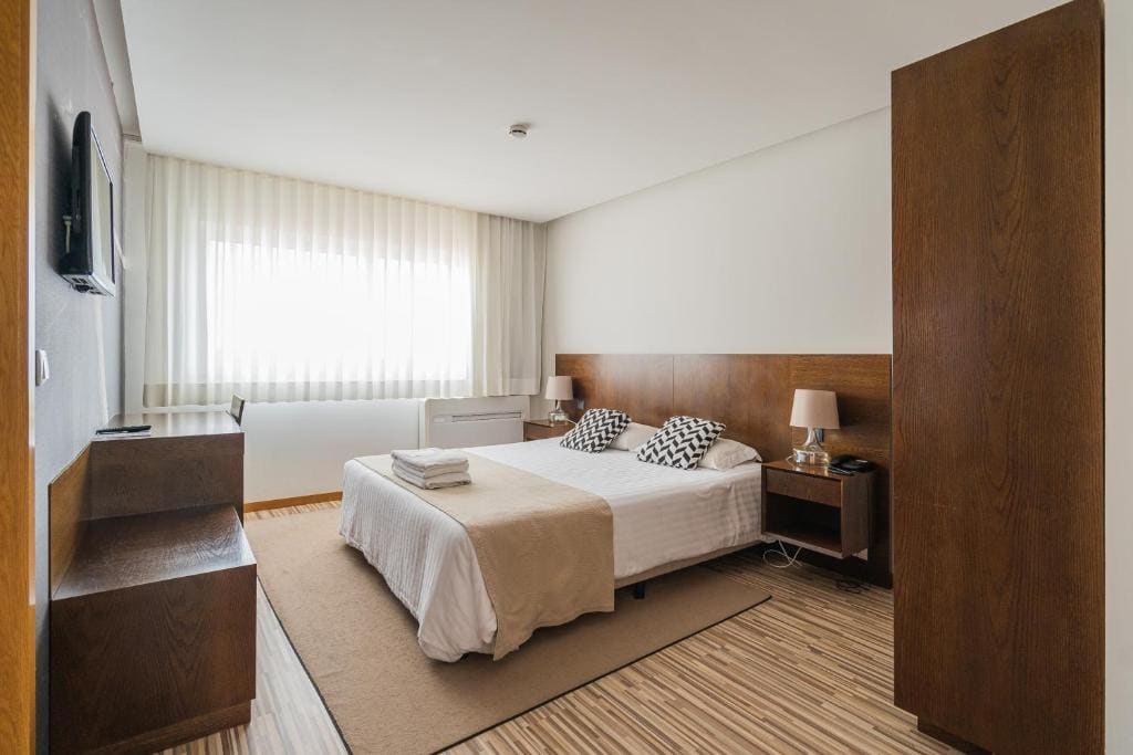 Budget Twin Room room - Image 3