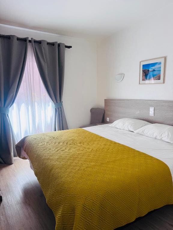 Double Room with Balcony room - Image 1