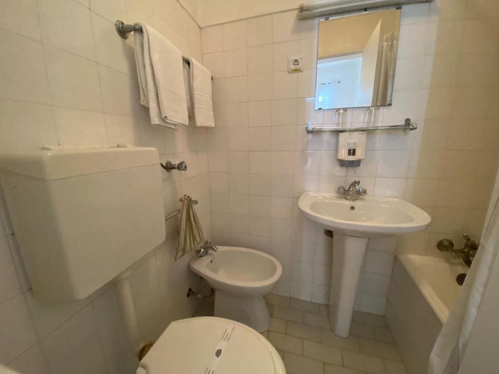 Twin Room room - Image 2