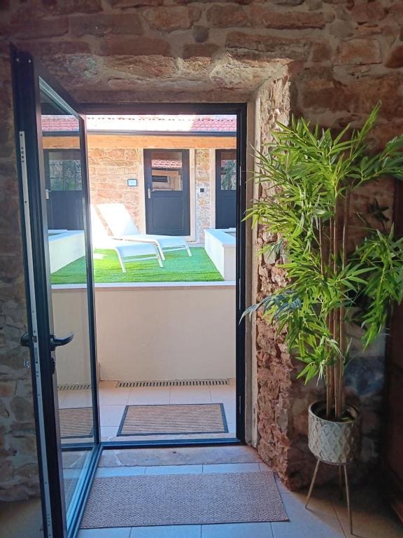Double Room with Private Bathroom room - Image 2