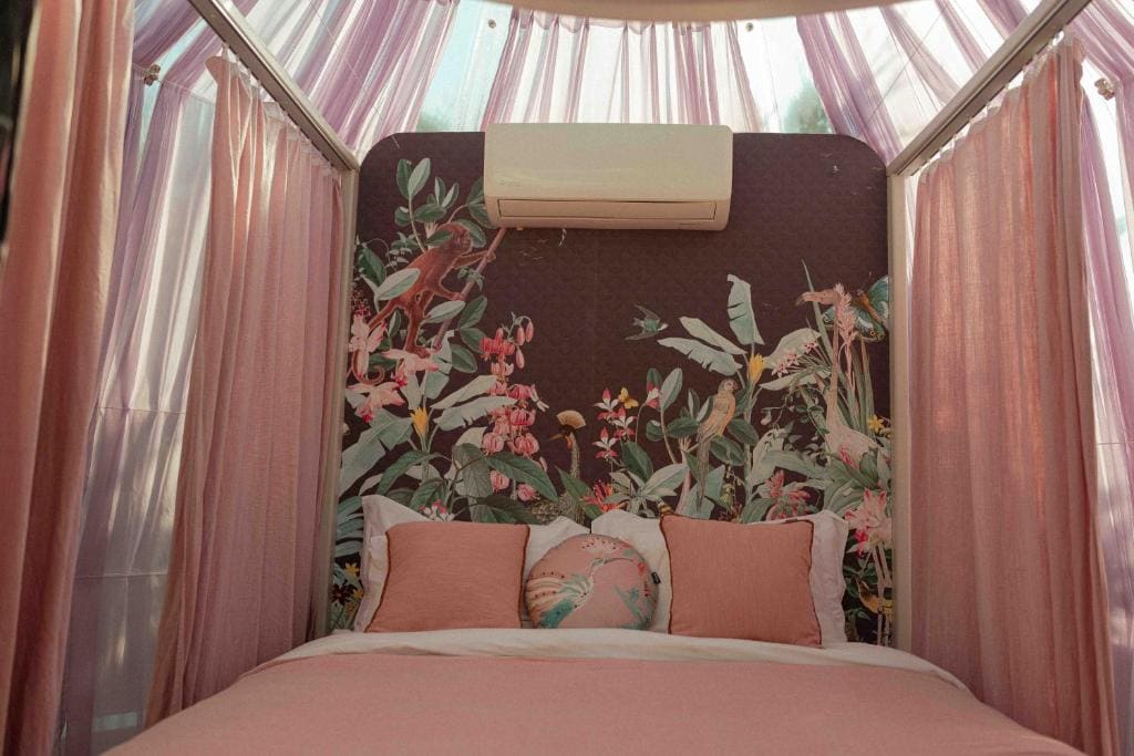 Tent - Garden Eden room - Image 1