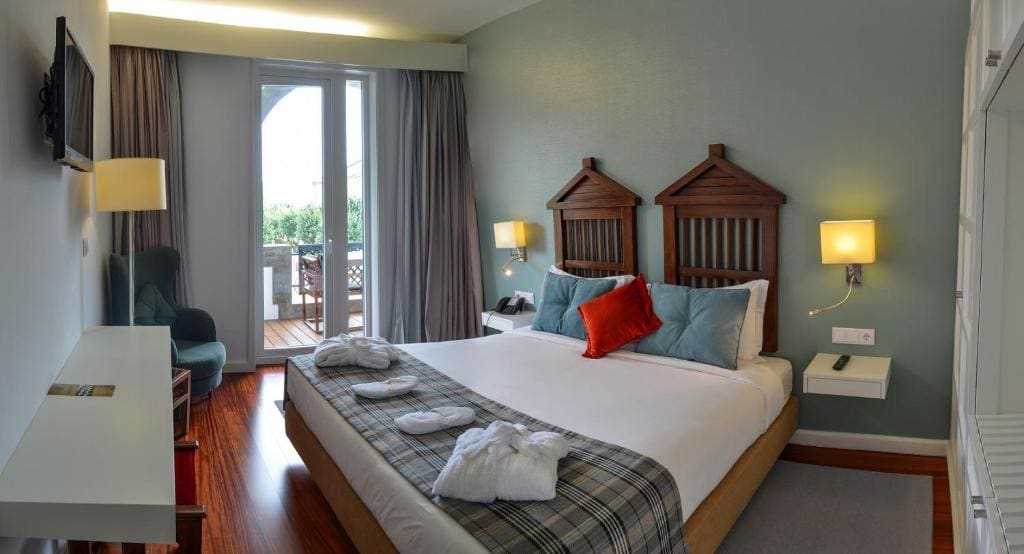 Double or Twin Room with Balcony room - Image 3