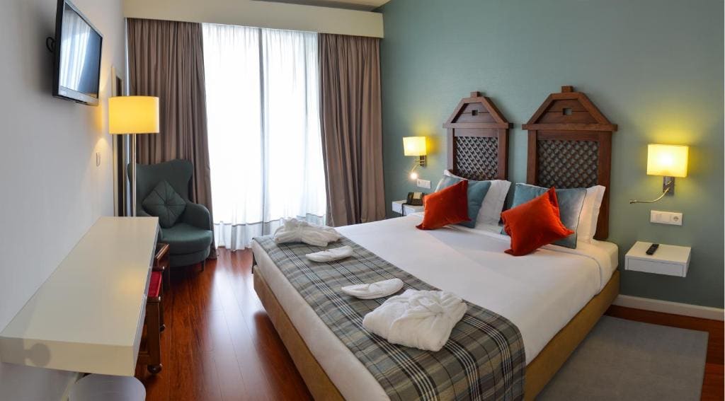 Double or Twin Room with Balcony room - Image 2