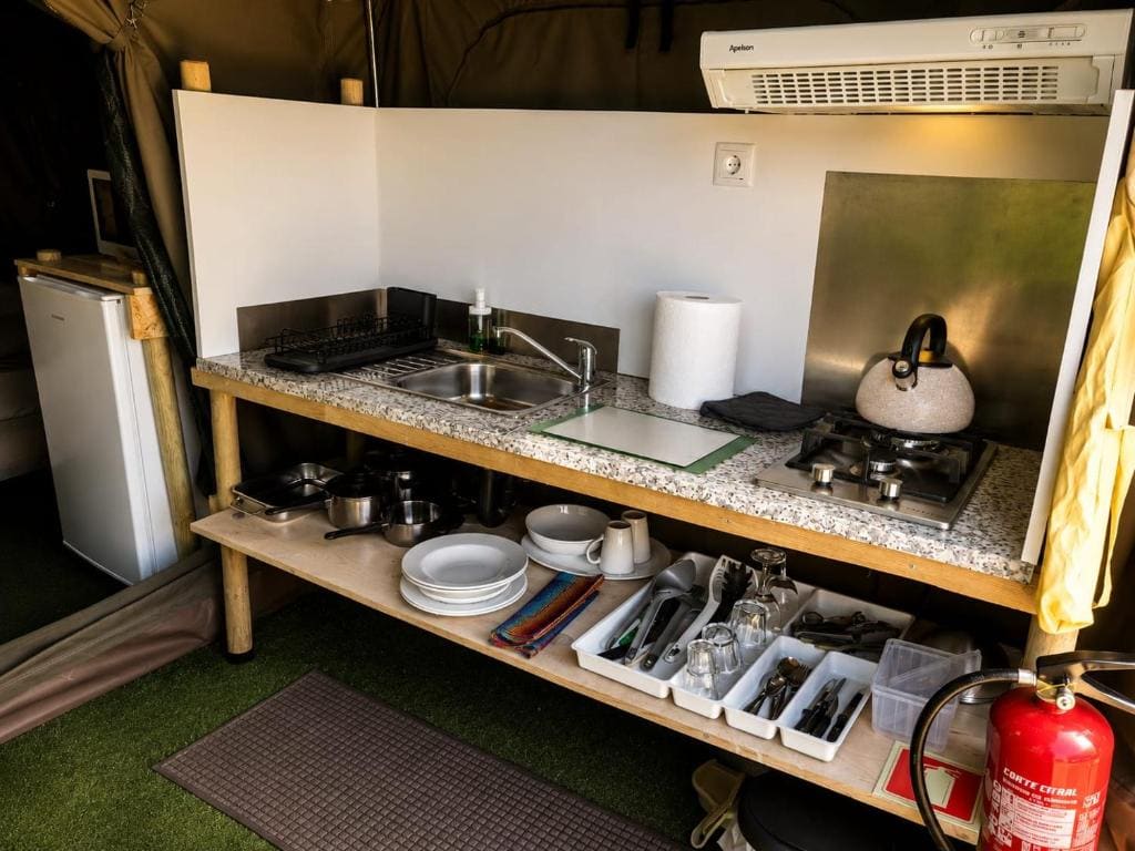 Tent room - Image 2