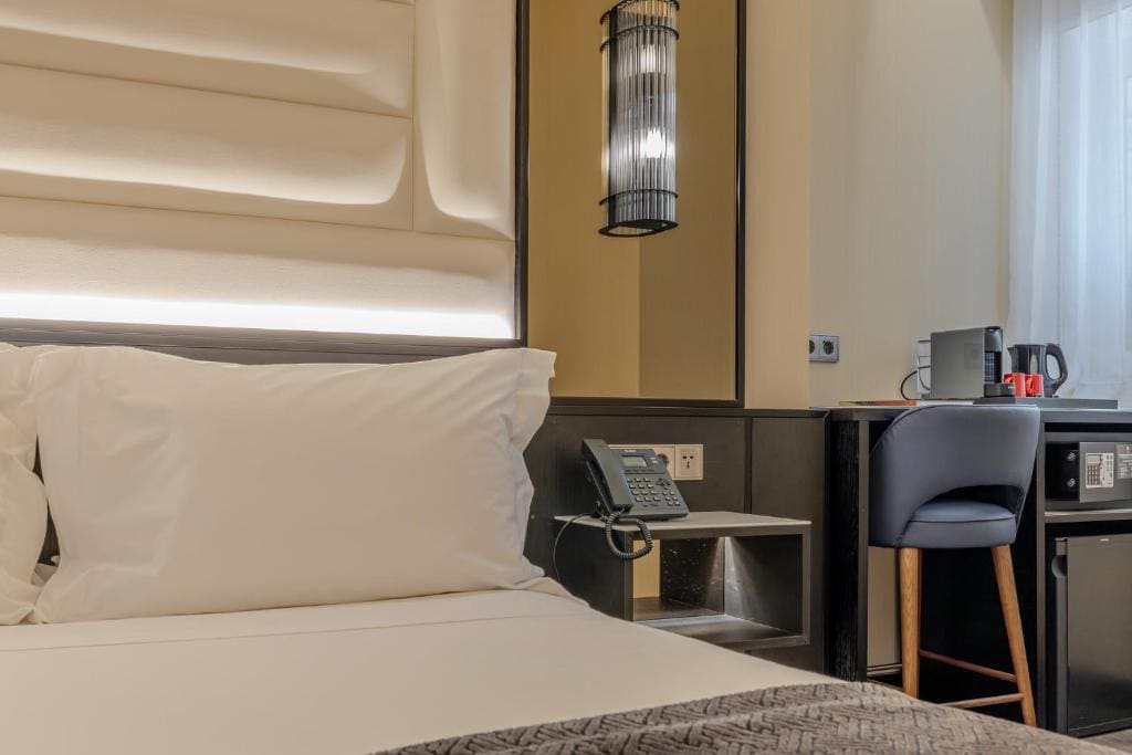 Comfort Double Room with Interior View room - Image 2