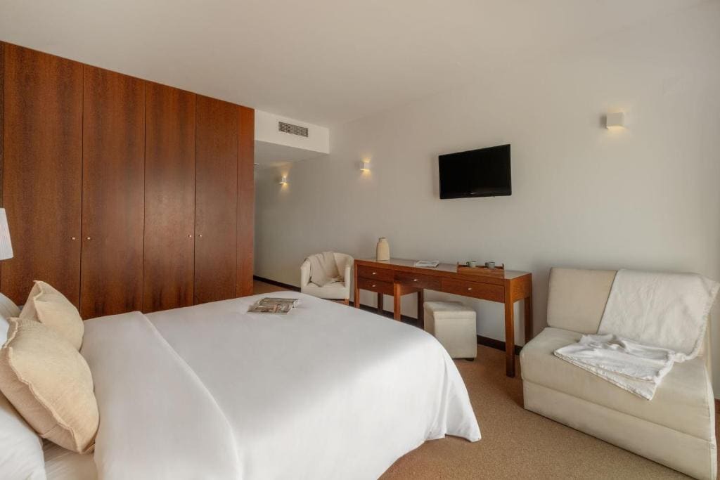 Double Room with Balcony room - Image 1