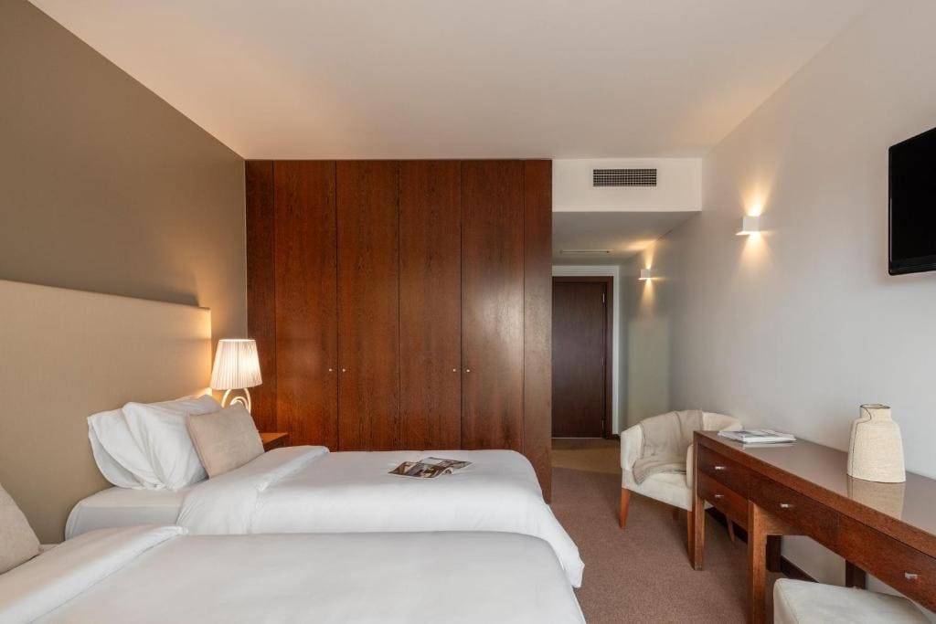 Twin Room with Balcony room - Image 1