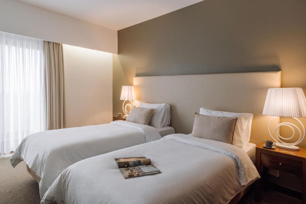 Twin Room with Balcony room - Image 2