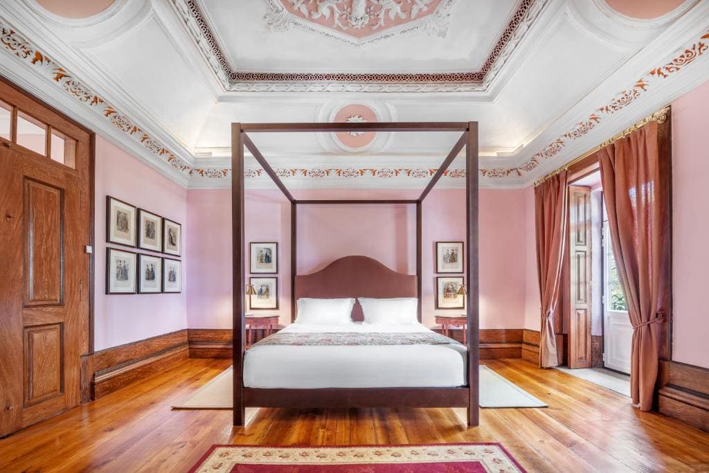 Deluxe King Suite room - Image 3