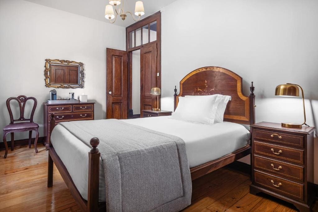 Superior Family Room room - Image 1
