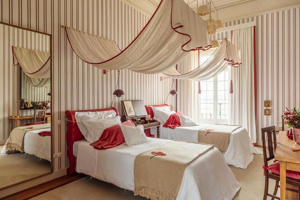 Deluxe Twin Room room - Image 3