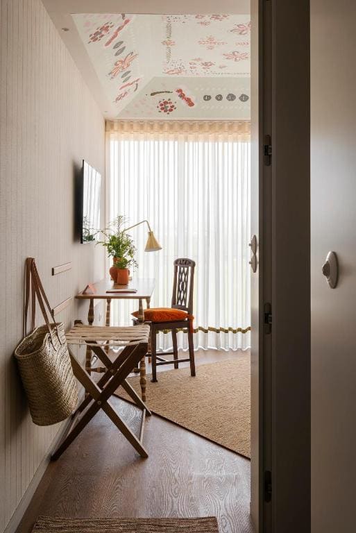 One-Bedroom Apartment room - Image 3
