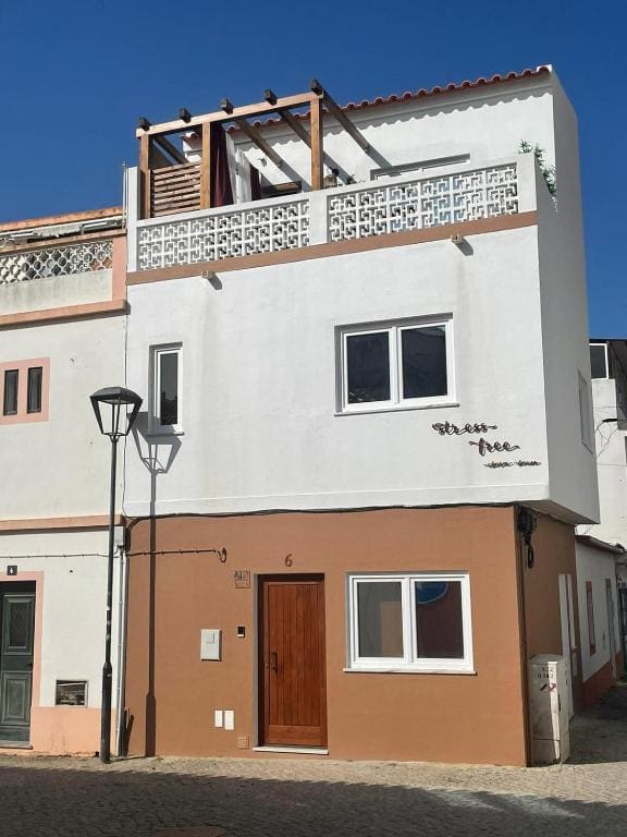 Deluxe Double Room with Balcony room - Image 1