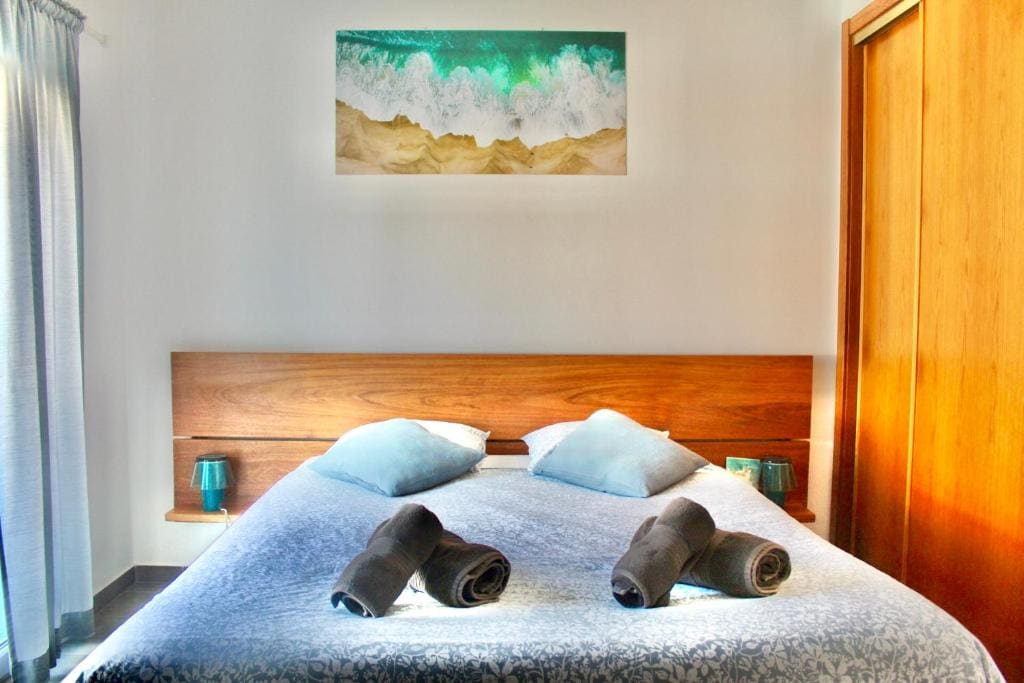Double Room with Balcony and Sea View room - Image 2