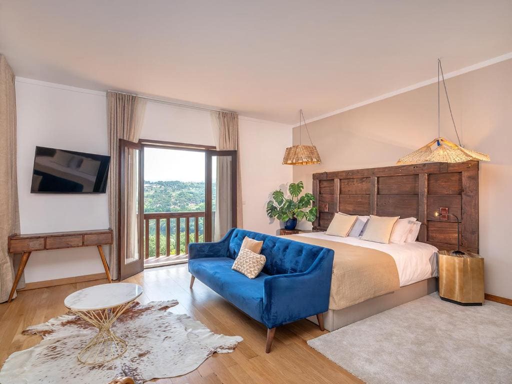 Deluxe Family Suite room - Image 1