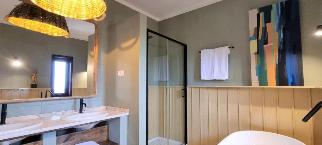 Deluxe Family Suite room - Image 2