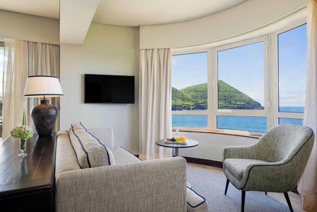 Junior Suite with Ocean View room - Image 2