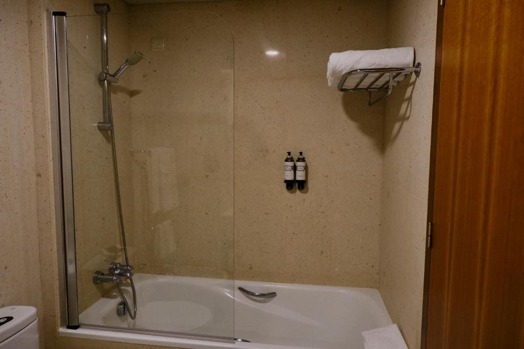 Junior Suite with Ocean View room - Image 3