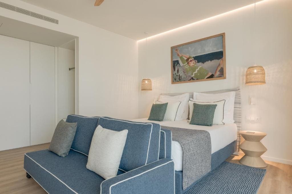 Superior Twin Room room - Image 3