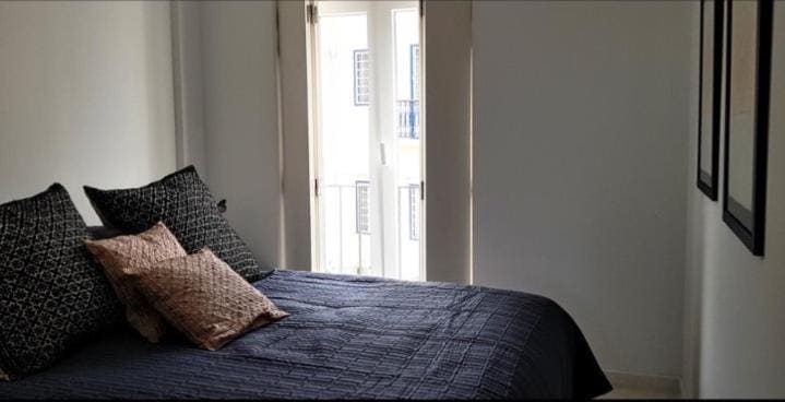 Apartment with Sea View room - Image 3