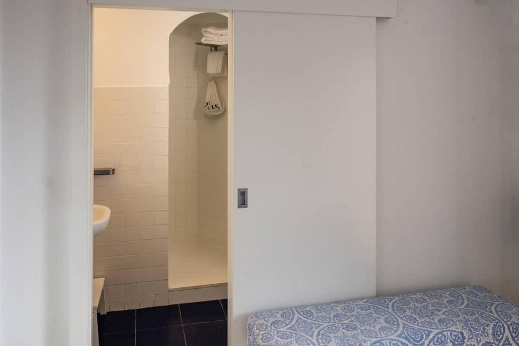 Twin Room with City View room - Image 3