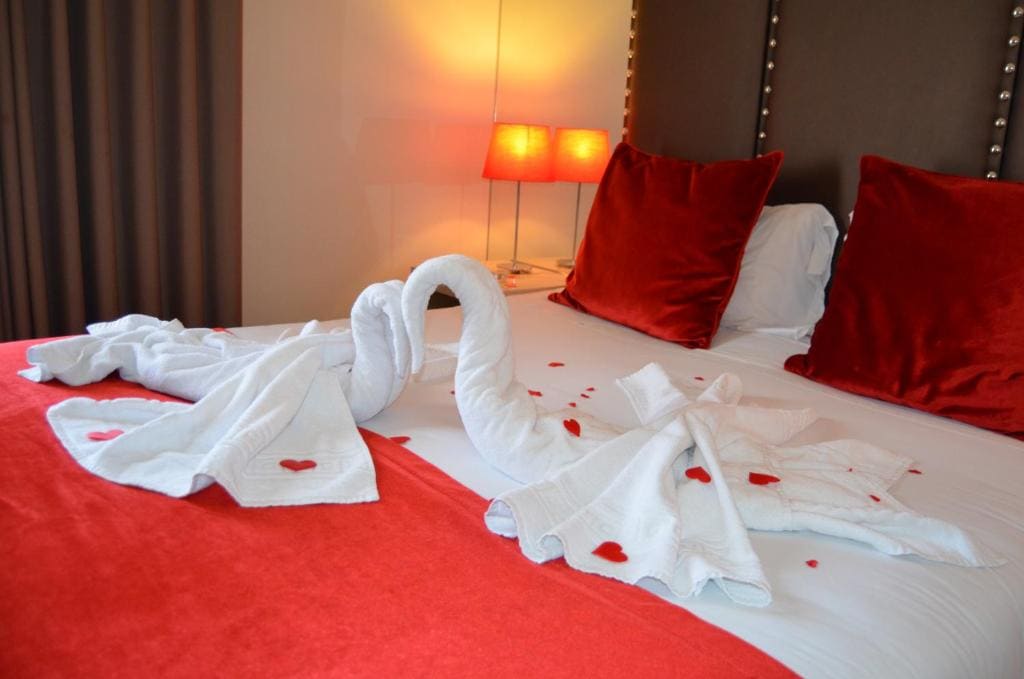 Double Room with Romantic Package room - Image 2