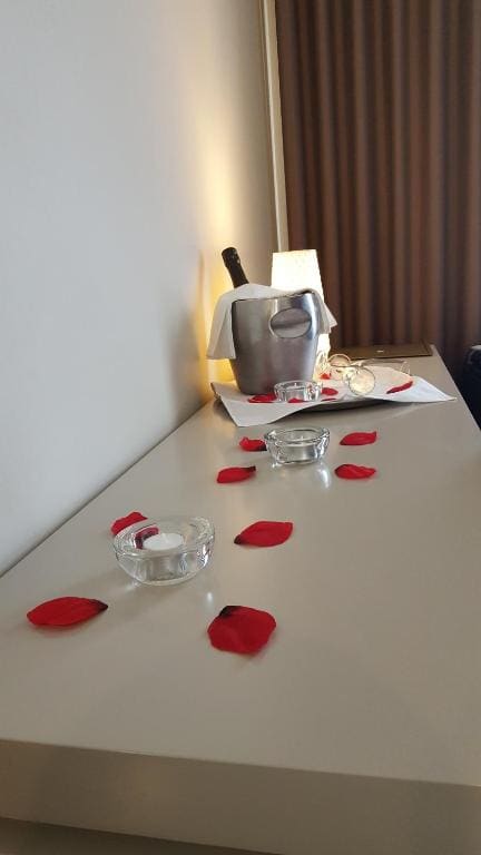 Superior Double Room with Romantic Package room - Image 3