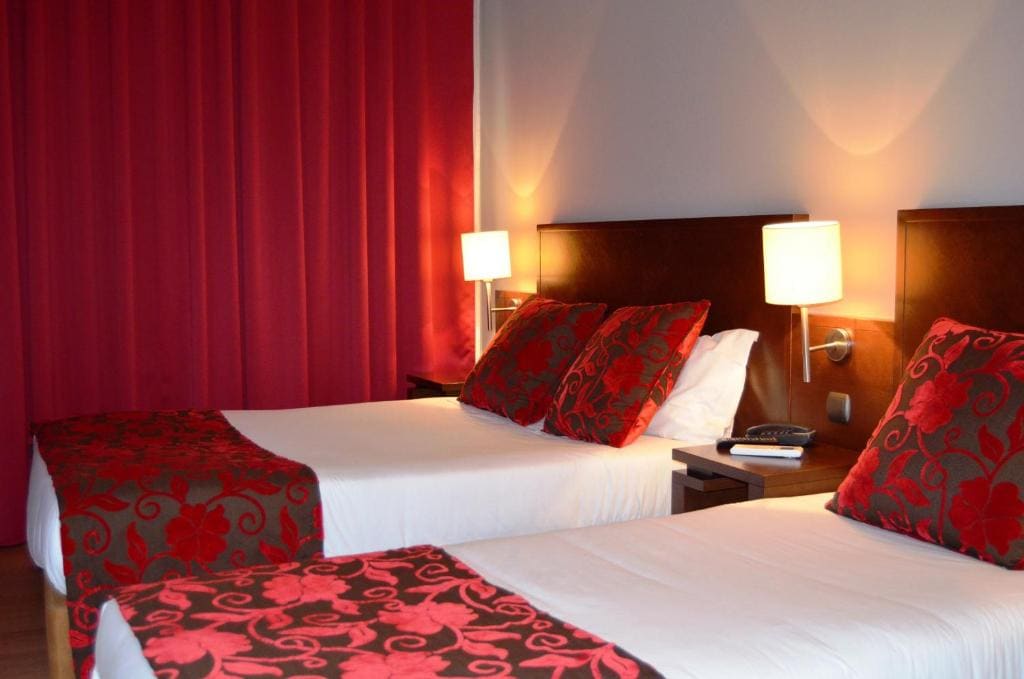 Economy Twin Room room - Image 2