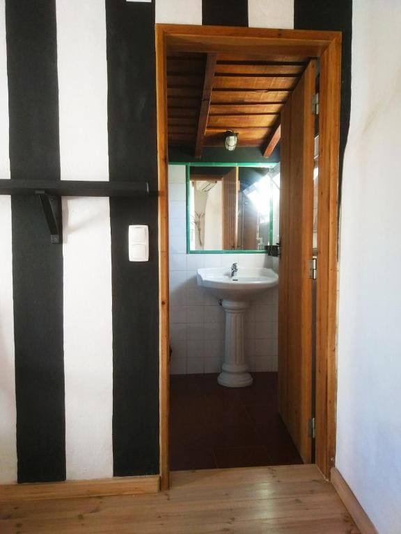 Double Room with Garden View room - Image 3