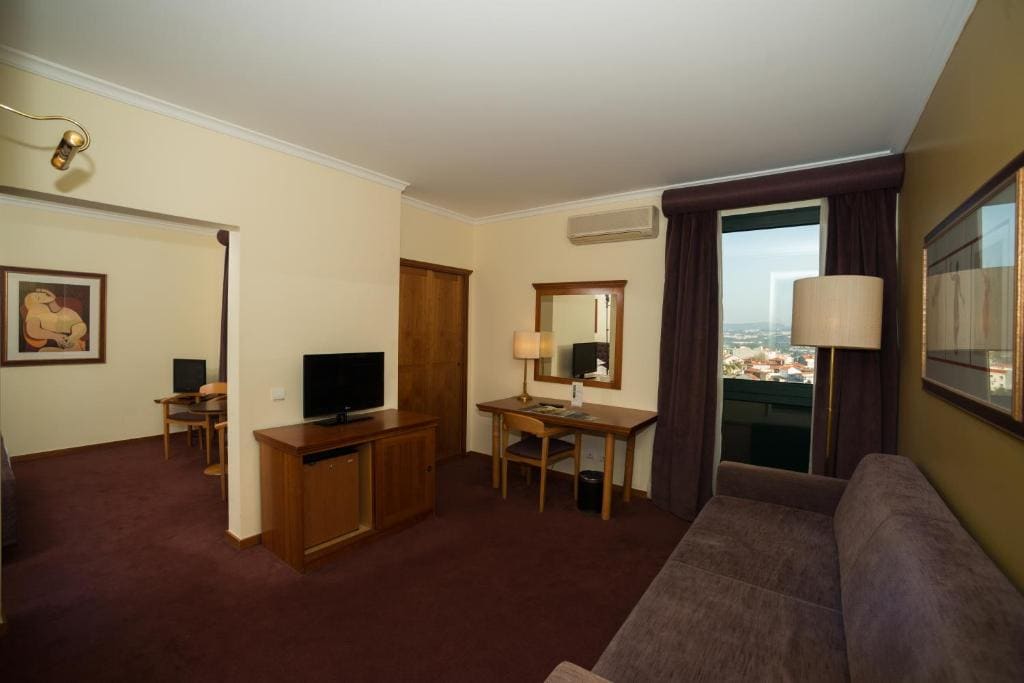 Superior Junior Suite room - Image 3