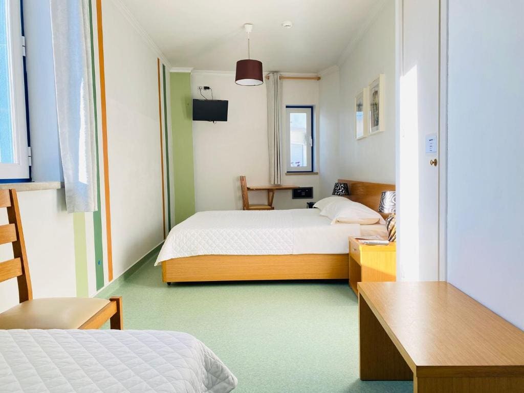 Double Room with Sea View room - Image 2