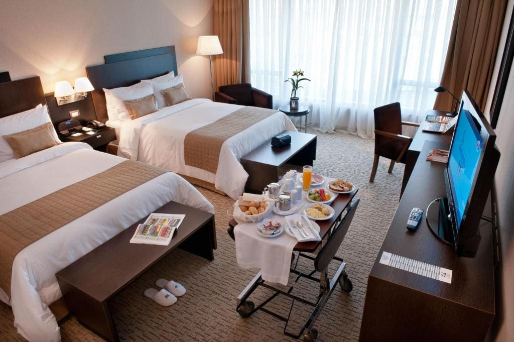 Premier Plus Twin Room room - Image 1