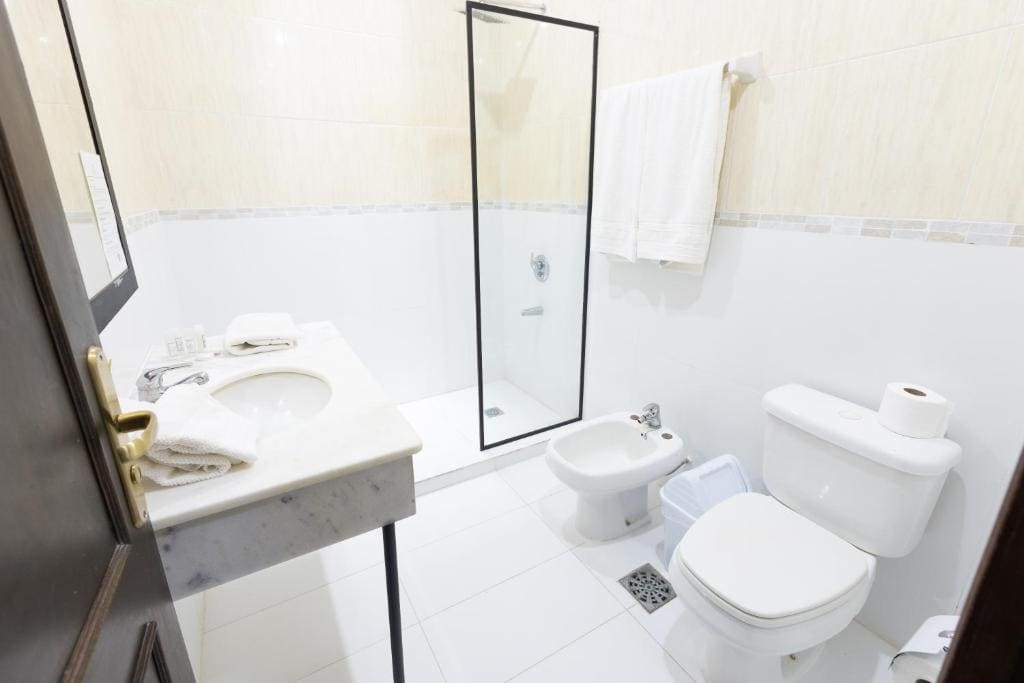 Double Room with Balcony room - Image 2