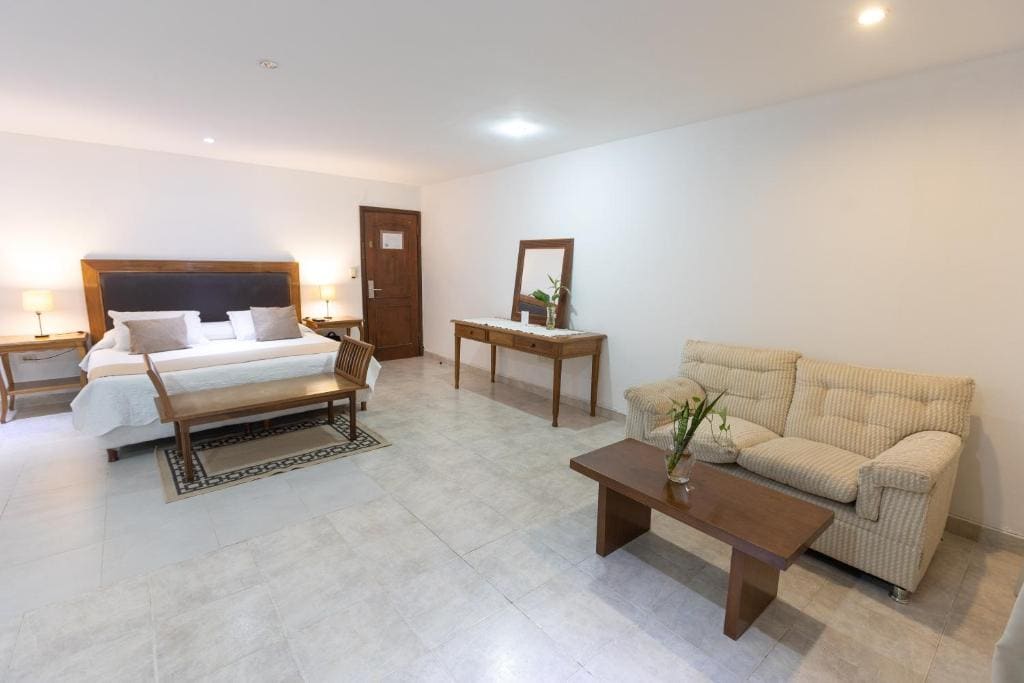 King Suite with Pool View room - Image 2