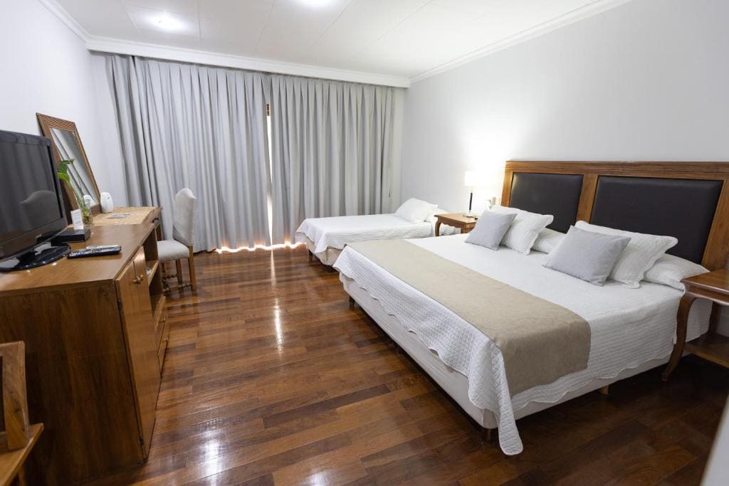 Superior Triple Room room - Image 1
