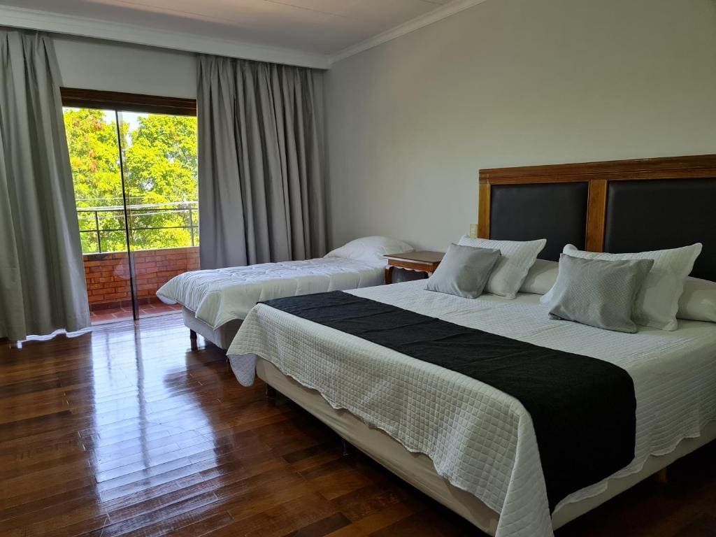 Superior Triple Room room - Image 2