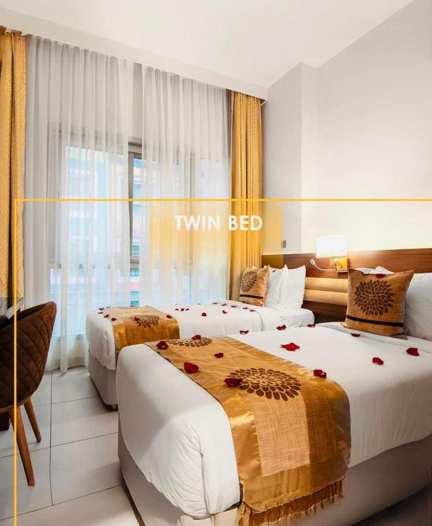 Superior Twin Room room - Image 2