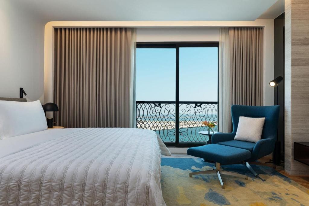 City or Sea View Superior Three Bedroom Apartment room - Image 2