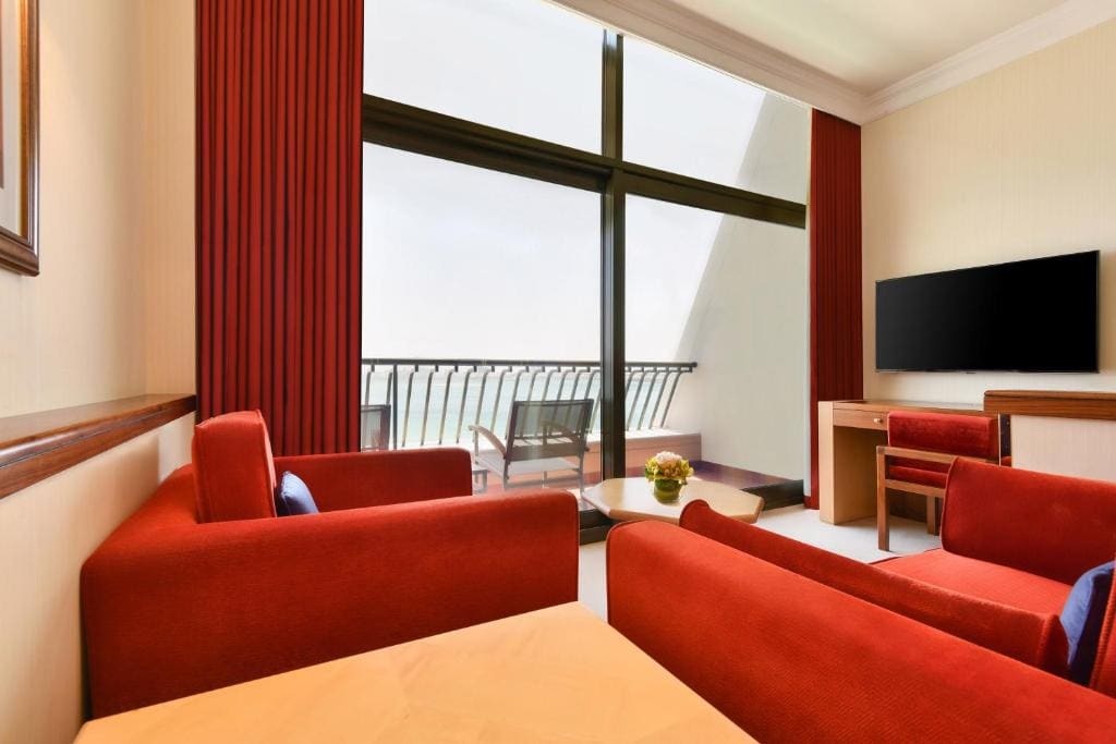 Deluxe King Room, Corniche Sea View room - Image 1