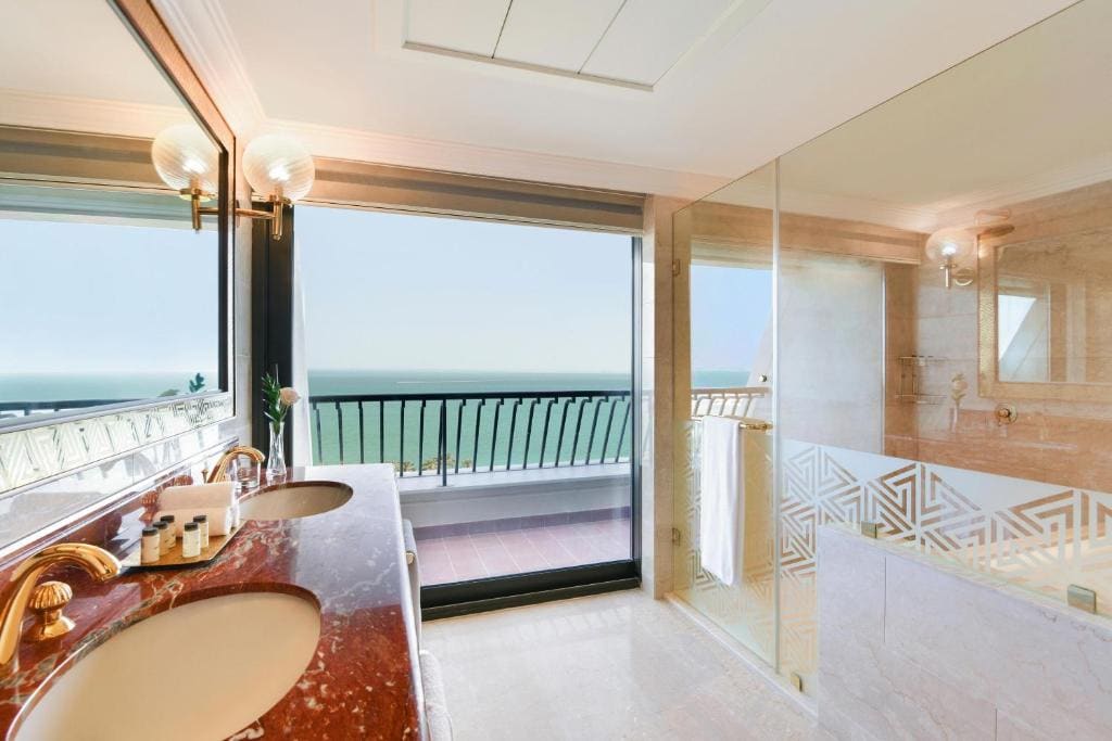 2 Bedroom Executive Suite, Sea view, Corner room, Balcony room - Image 1