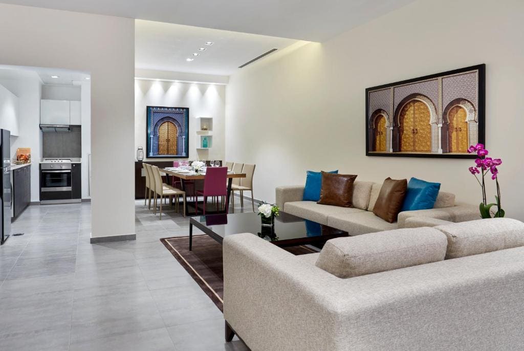 One-Bedroom King Suite with City View and Balcony room - Image 1