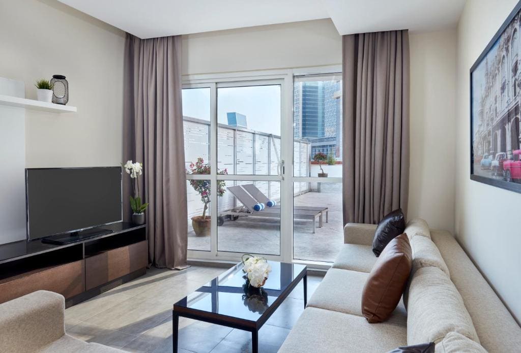 One-Bedroom King Suite with City View room - Image 2