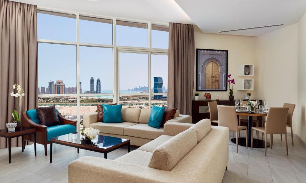 One-Bedroom King Suite with Balcony and Sea View room - Image 3